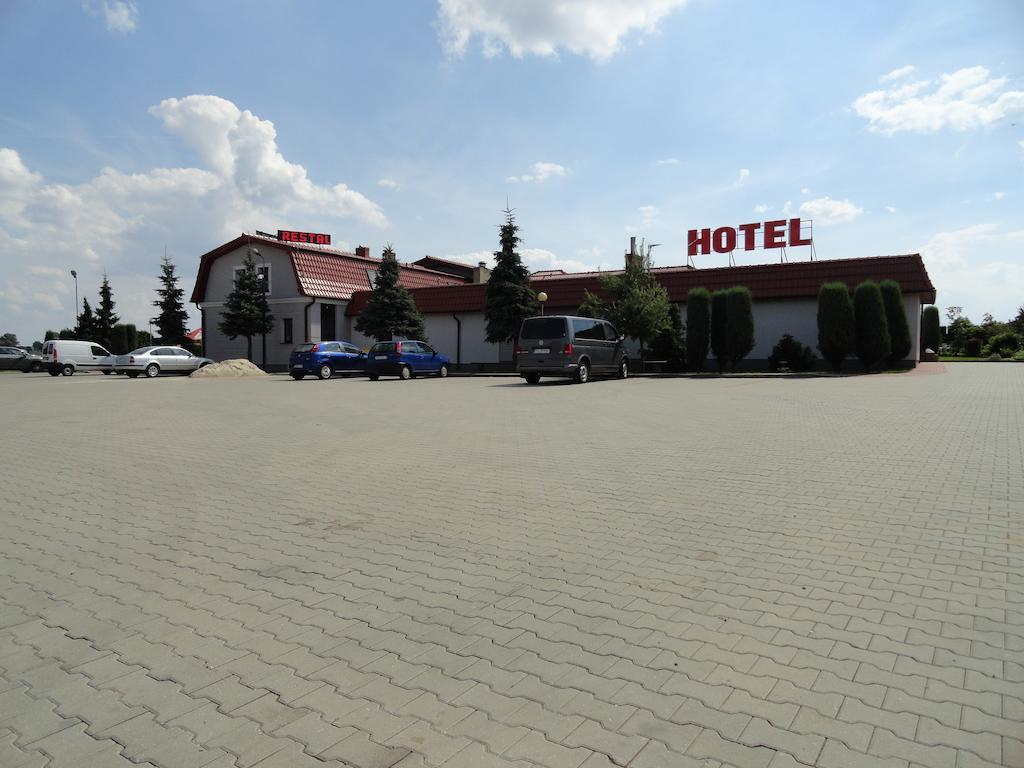Hotel Wielkopolanka Сьрода-Велькопольска Экстерьер фото