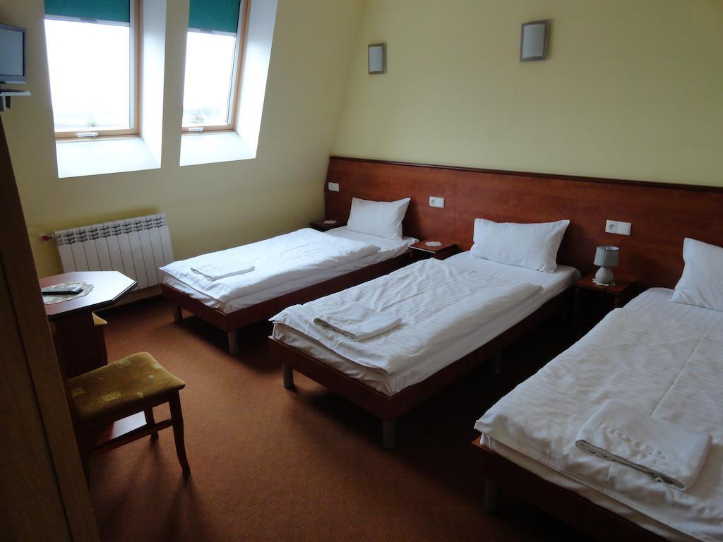 Hotel Wielkopolanka Сьрода-Велькопольска Номер фото