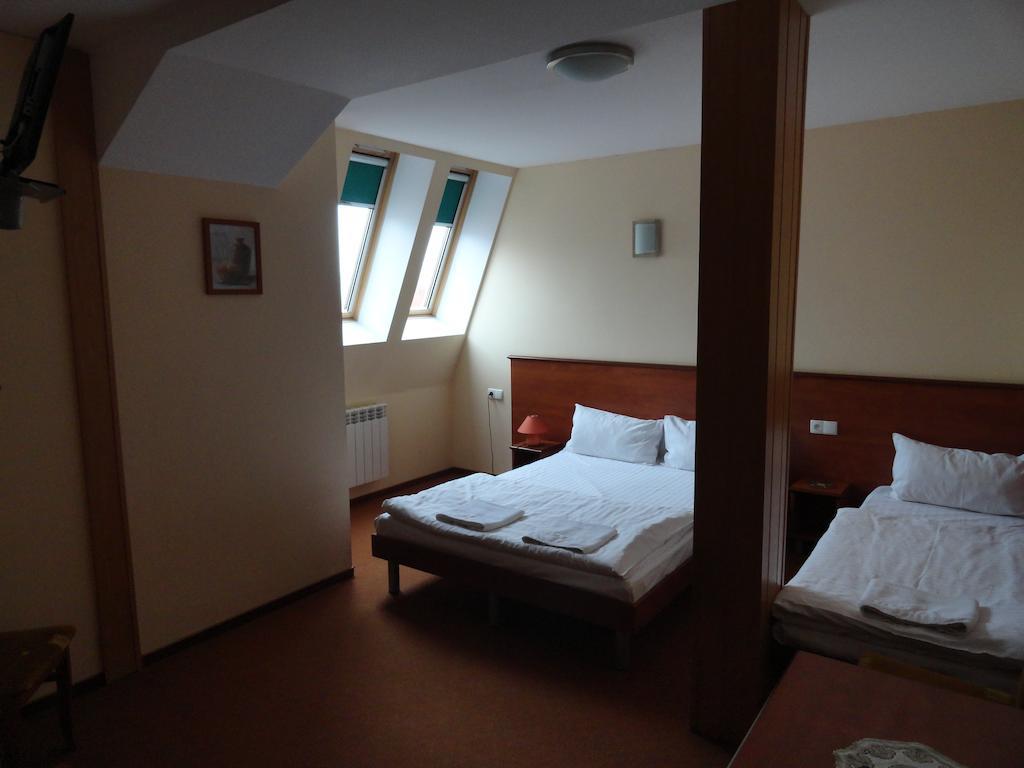 Hotel Wielkopolanka Сьрода-Велькопольска Номер фото